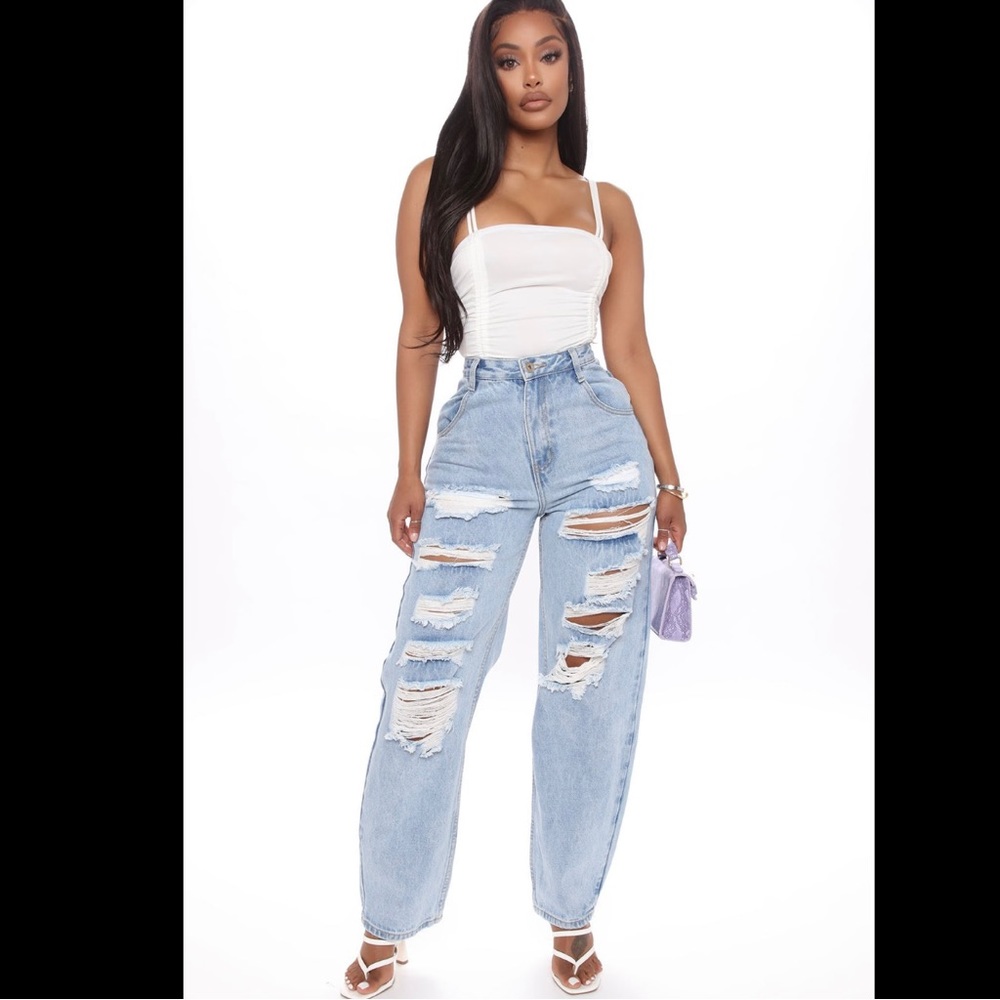 Distressed BF Jeans👖🩷